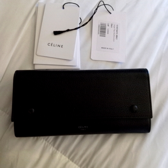 CELINE Large Flap Multifunction Wallet. Black exterior and yellow interior. - Picture 2 of 8